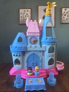 Little People Canadian Exclusive Blue Talker Castle